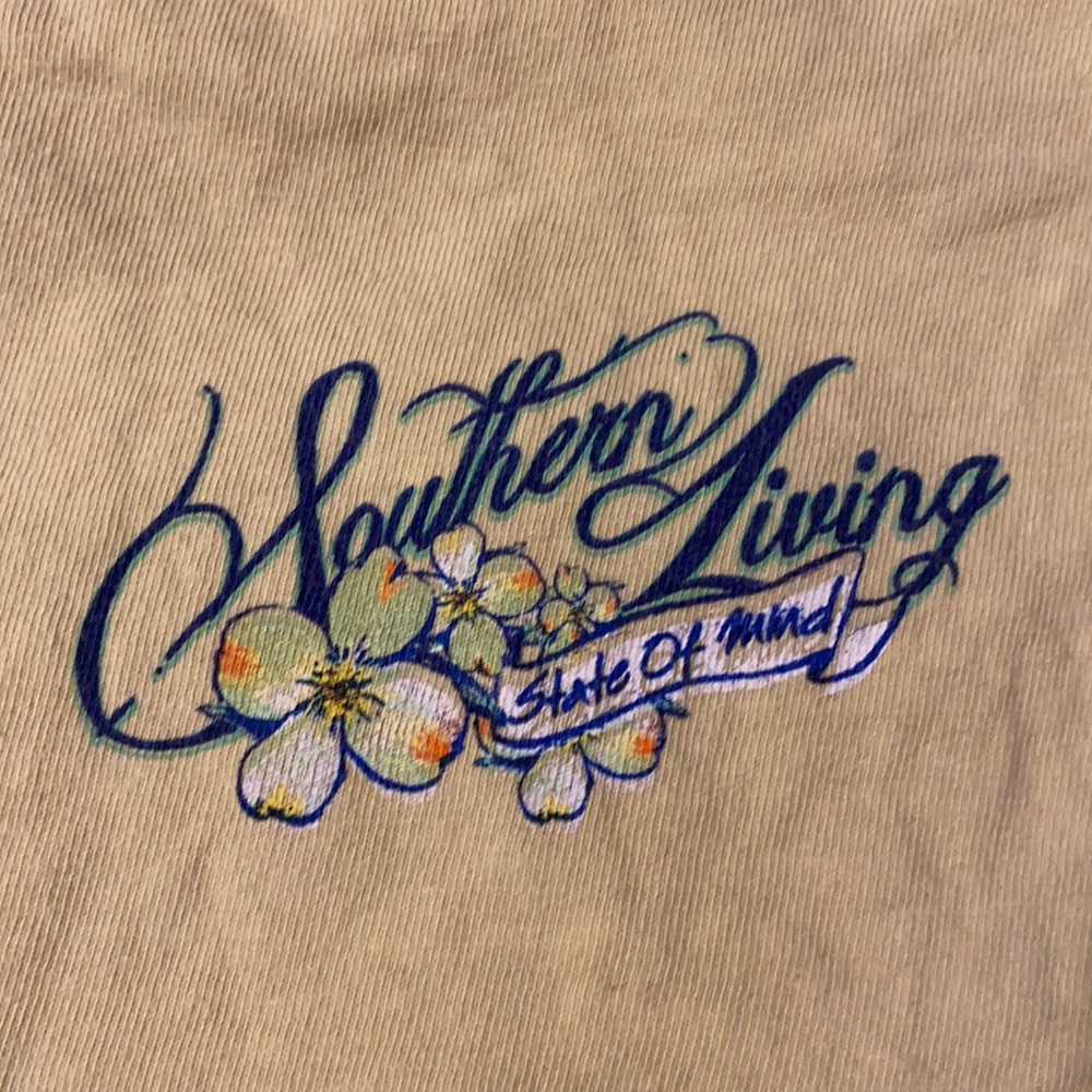 Southern Living women’s tee - M